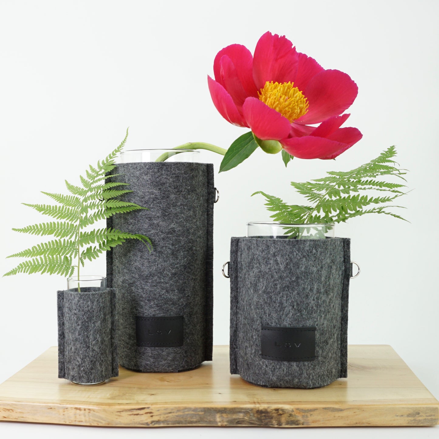 Älska Vase | Slate-Älska Vase-Löv Flowers