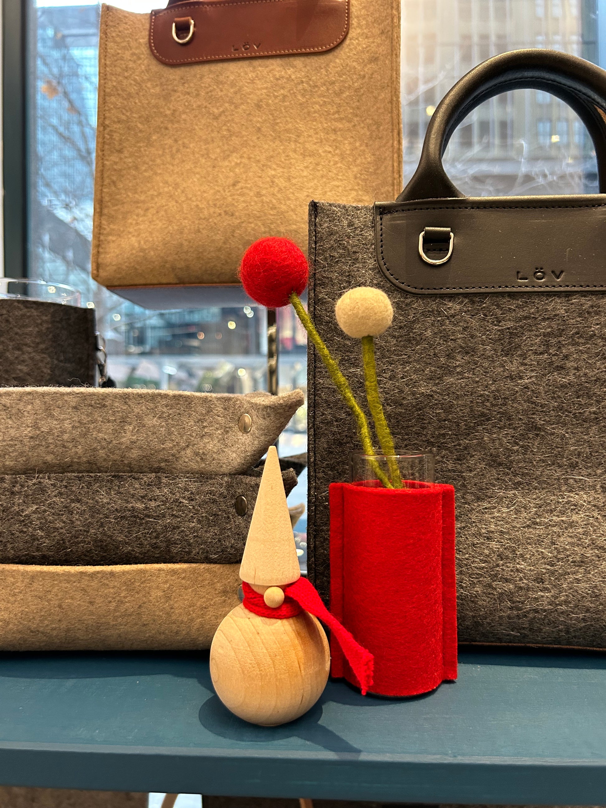 Älska Vase | Lingon-Älska Vase-Löv Flowers