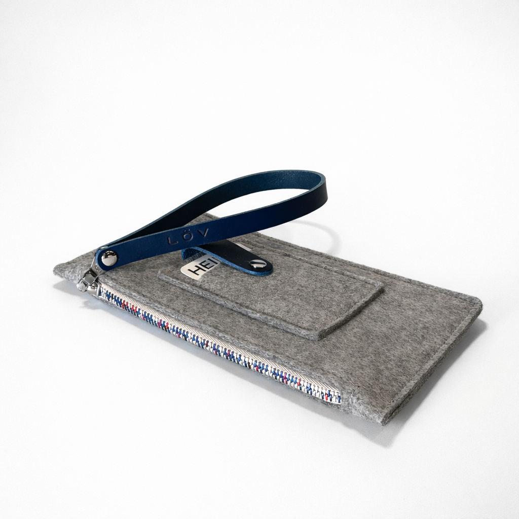 The Liten Wristlet | Basalt-Löv Flowers