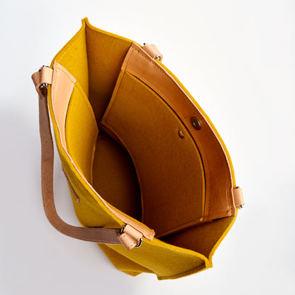 Torsby Petite | Honey-Torsby Tote Petite-Löv Flowers
